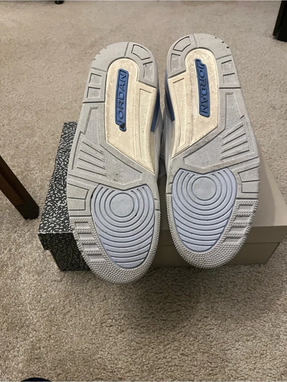 Jordan Men's White and Light Blue Retro Sneakers